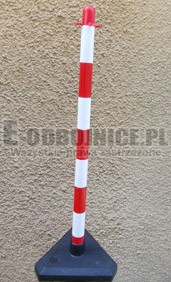 Słupek przenośny do łańcucha biało - czerwony 130 cm podstawa betonowa